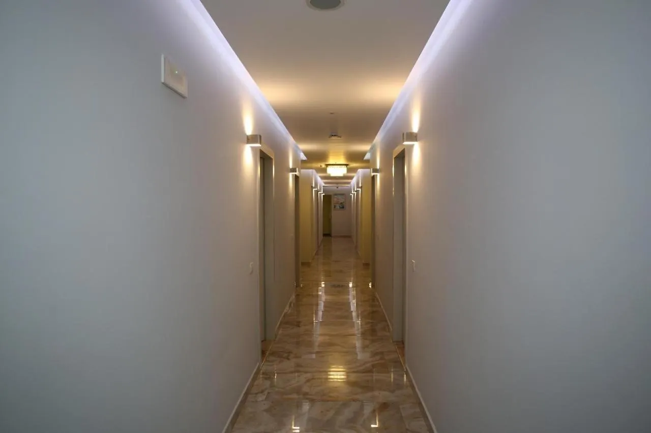 Hotel Wilson Лежа