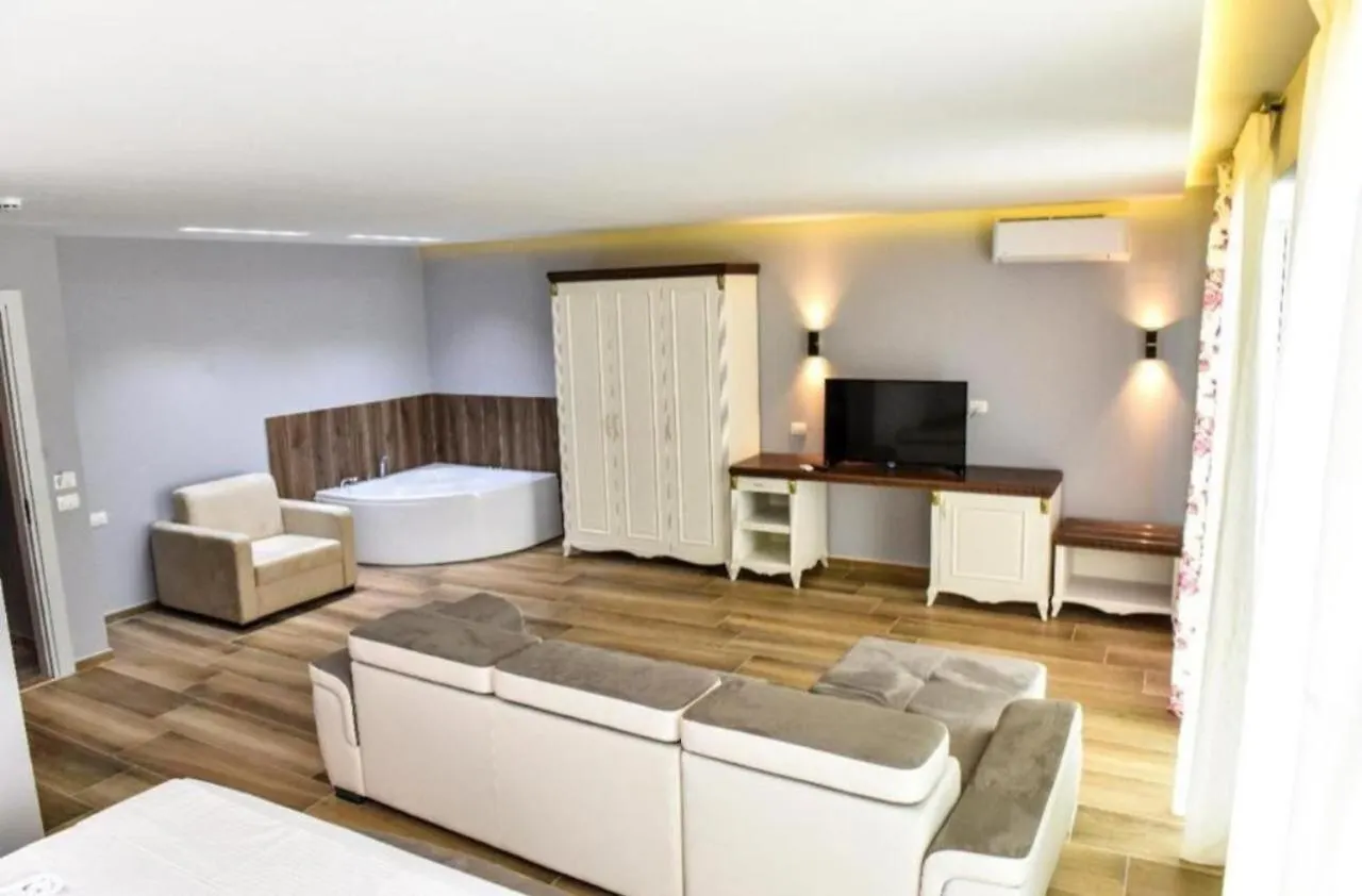 Hotel Wilson Лежа 4*,  Албания